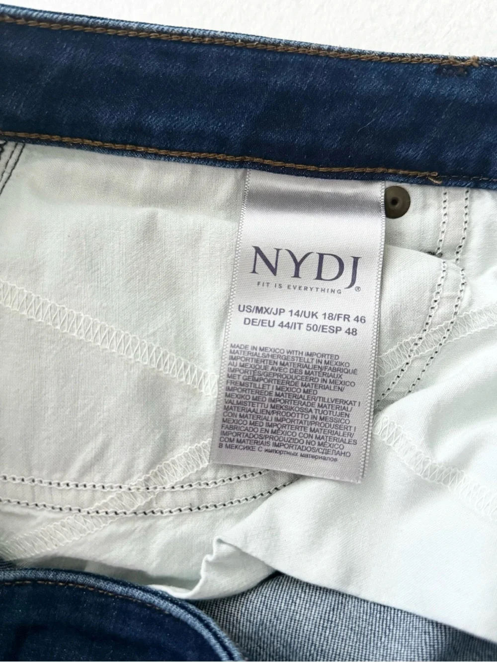 NYDJ Lift Tuck Dark Wash Crop Straight Jeans Size 14 Classic Minimalist - Picture 6 of 6